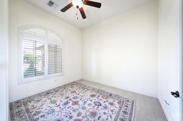 10117 Silverthorne Drive, Bakersfield, CA 93314