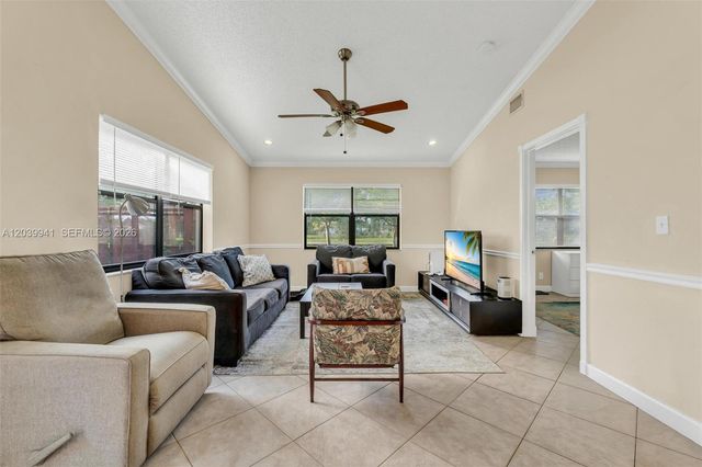 6633 N Parkway Drive 57, Margate, FL 33068