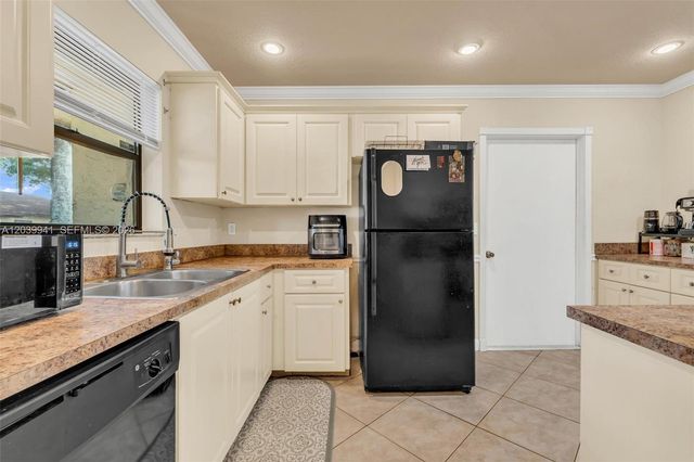 6633 N Parkway Drive 57, Margate, FL 33068
