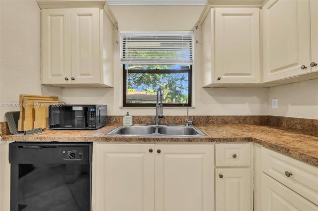 6633 N Parkway Drive 57, Margate, FL 33068