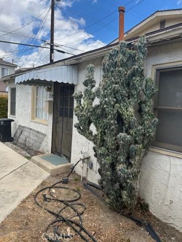 727 E Palm, Burbank, CA 91501