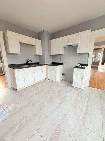 651 Ivy Avenue E, Saint Paul, MN 55106