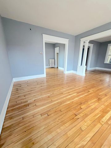 651 Ivy Avenue E, Saint Paul, MN 55106