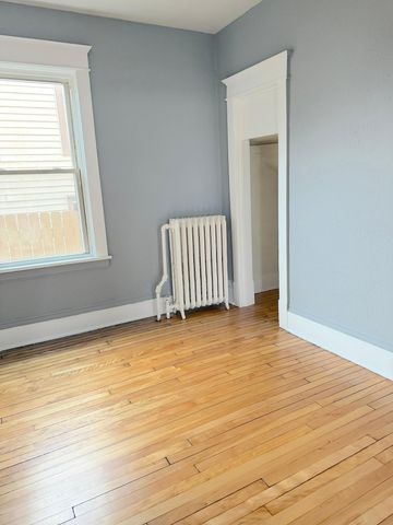 651 Ivy Avenue E, Saint Paul, MN 55106