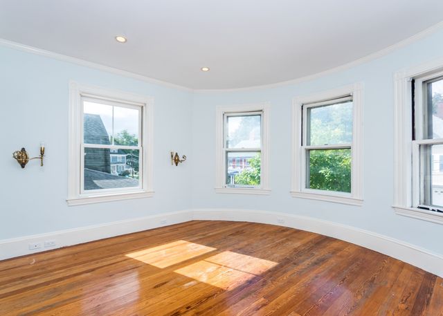 14 Townsend Street 14, Waltham, MA 02453