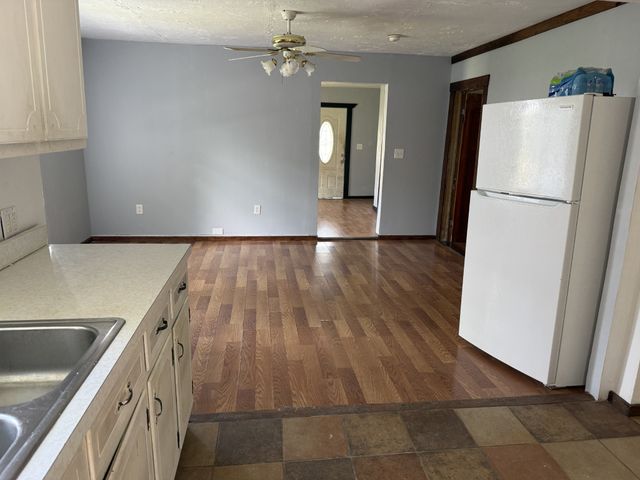 16 Saint Francis St, Englewood, TN 37329