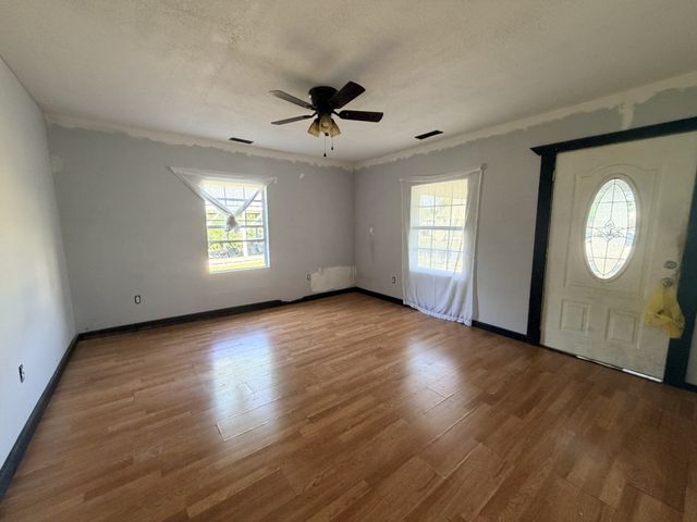 16 Saint Francis St, Englewood, TN 37329