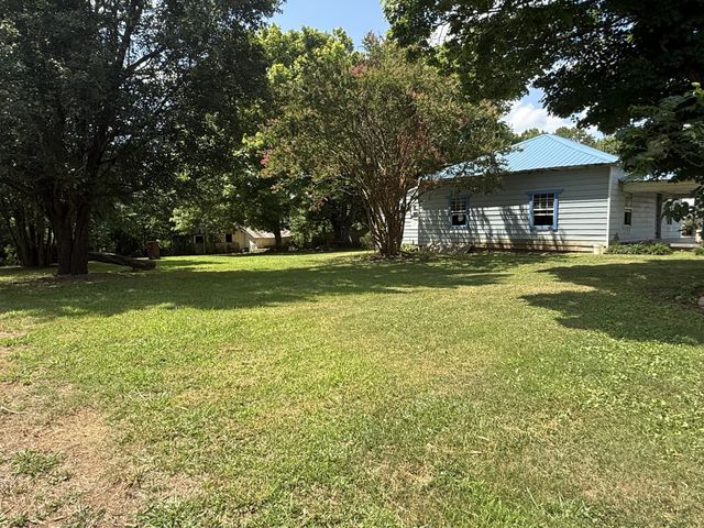 16 Saint Francis St, Englewood, TN 37329
