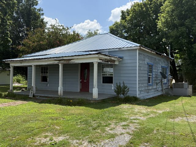 16 Saint Francis St, Englewood, TN 37329