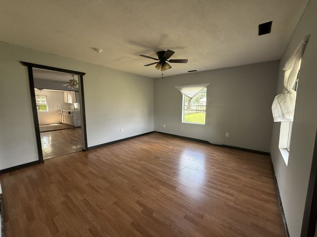 16 Saint Francis St, Englewood, TN 37329
