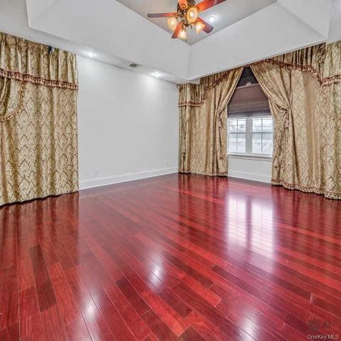 120 Waldo Street, Copiague, NY 11726