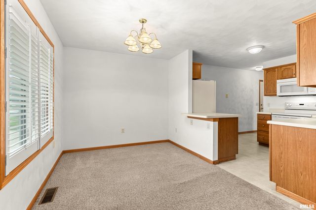 207 EASY Street, Washington, IL 61571