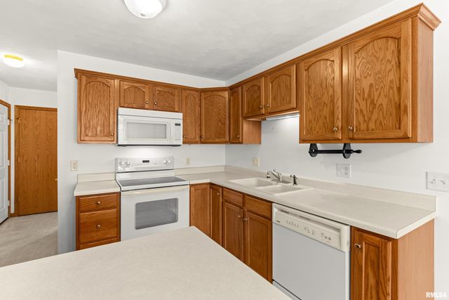 207 EASY Street, Washington, IL 61571