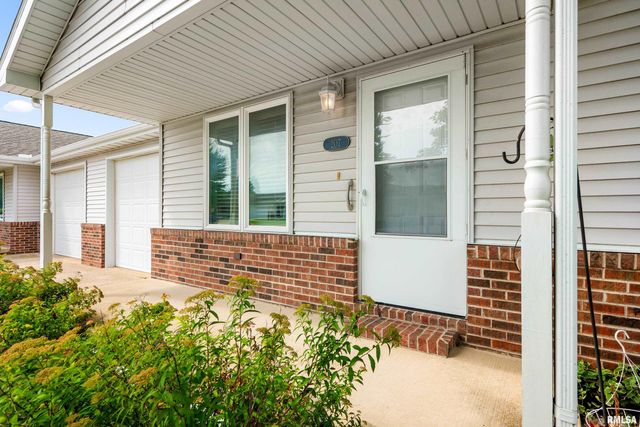 207 EASY Street, Washington, IL 61571