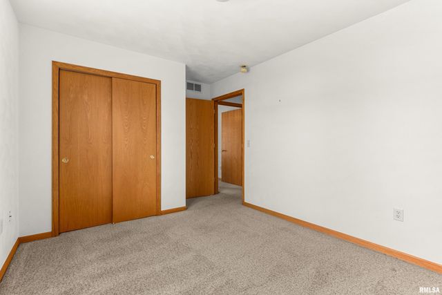 207 EASY Street, Washington, IL 61571
