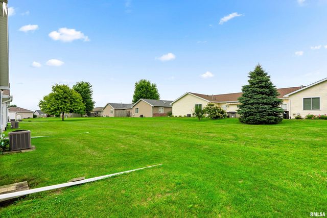 207 EASY Street, Washington, IL 61571