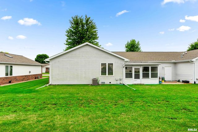 207 EASY Street, Washington, IL 61571