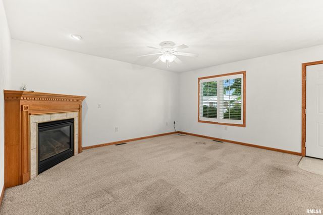207 EASY Street, Washington, IL 61571
