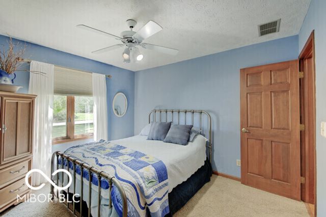 260 Lake Drive, Greenwood, IN 46142