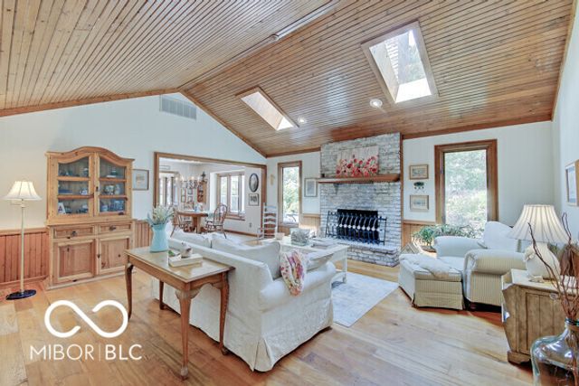 260 Lake Drive, Greenwood, IN 46142