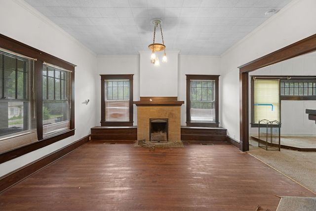 903 4th Street SW, Paris, TX 75460
