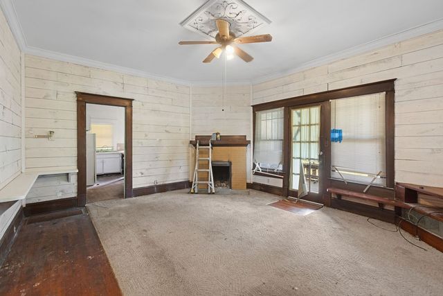903 4th Street SW, Paris, TX 75460