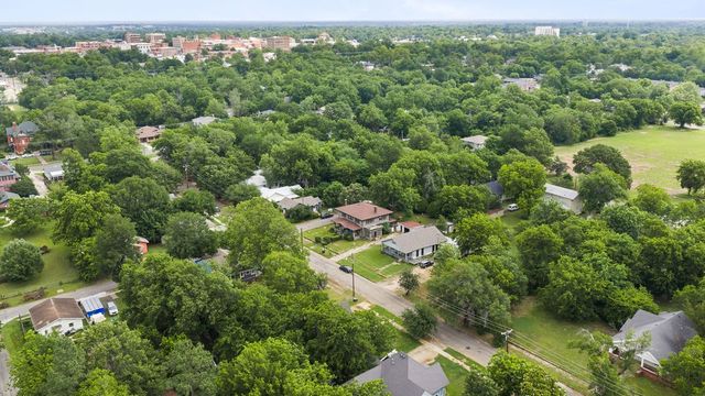 903 4th Street SW, Paris, TX 75460