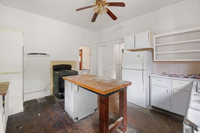 903 4th Street SW, Paris, TX 75460