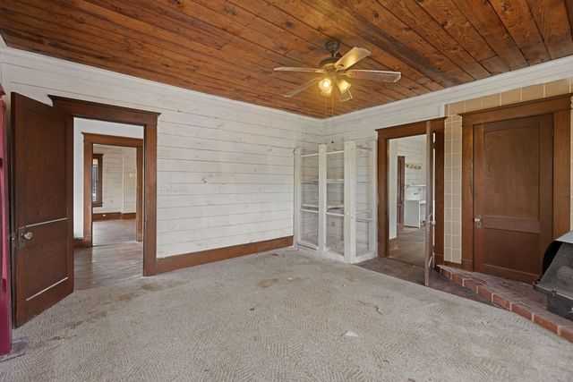 903 4th Street SW, Paris, TX 75460