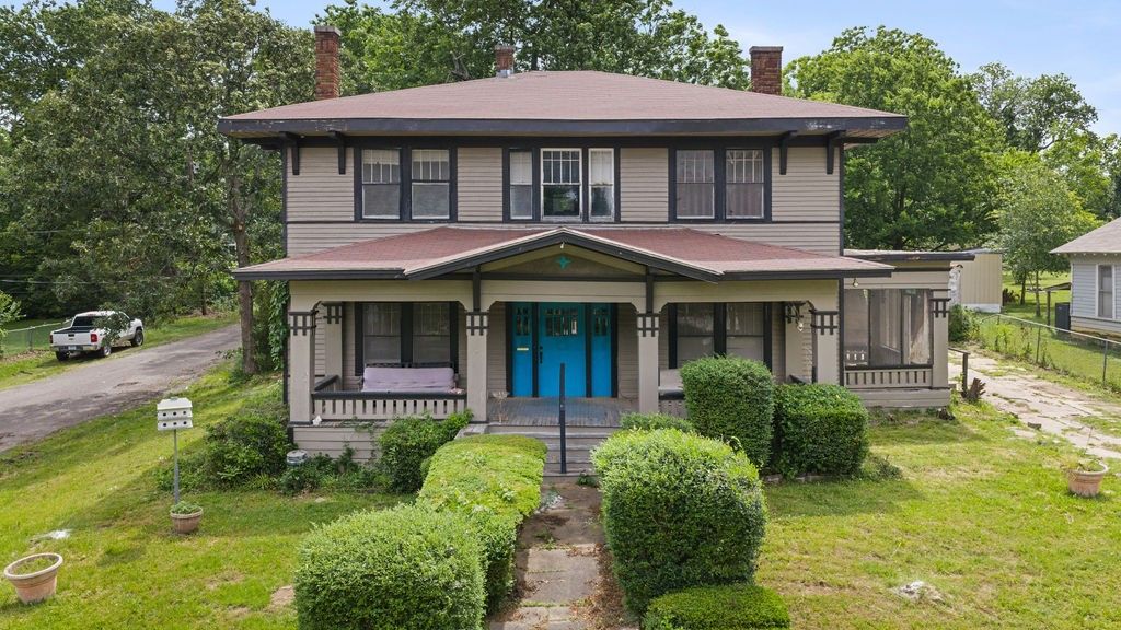 903 4th Street SW, Paris, TX 75460
