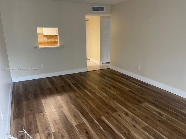 14221 N Kendall Dr 209C, Miami, FL 33186