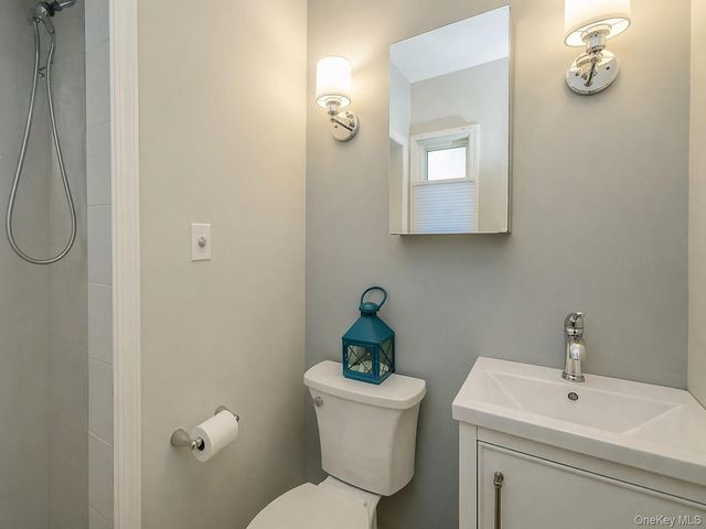 61 Cleveland Avenue, Glen Head, NY 11545