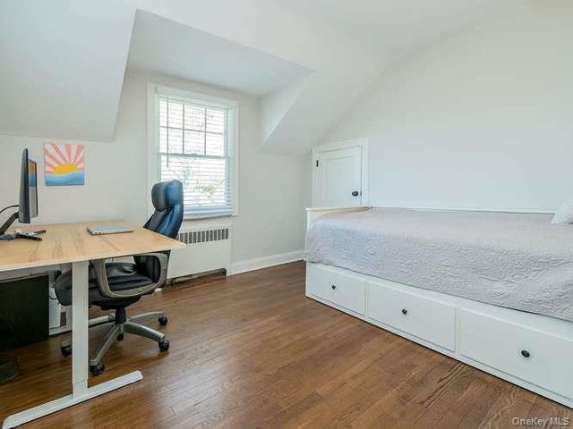 61 Cleveland Avenue, Glen Head, NY 11545