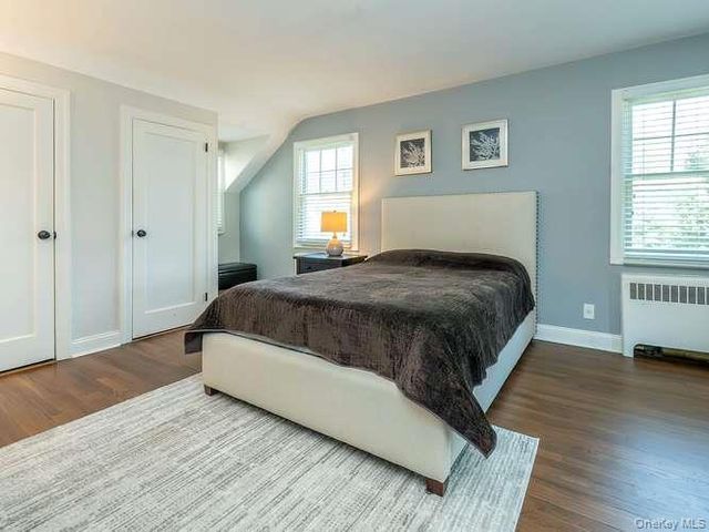 61 Cleveland Avenue, Glen Head, NY 11545