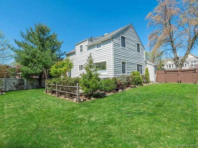 61 Cleveland Avenue, Glen Head, NY 11545