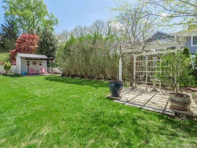 61 Cleveland Avenue, Glen Head, NY 11545