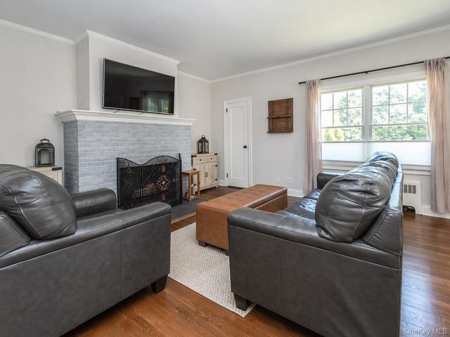 61 Cleveland Avenue, Glen Head, NY 11545