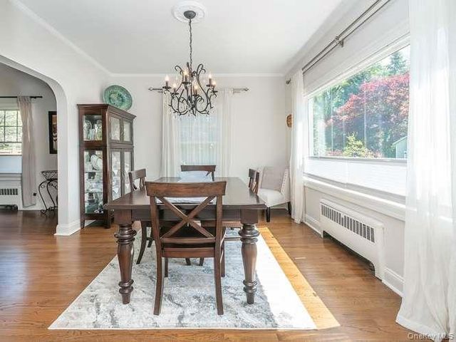 61 Cleveland Avenue, Glen Head, NY 11545