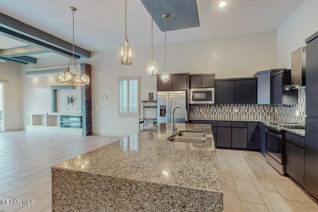 12324 DESERT PALMS Avenue, El Paso, TX 79938