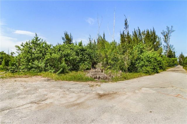 4235 Berkshire RD, St. James City, FL 33956
