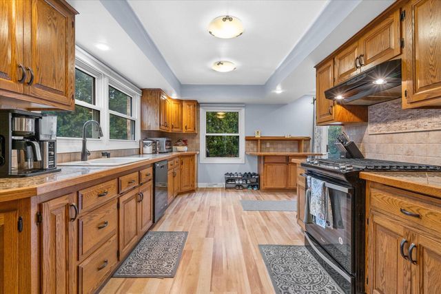 12640 W Wilbur DRIVE, New Berlin, WI 53151