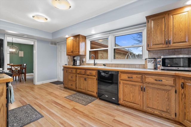 12640 W Wilbur DRIVE, New Berlin, WI 53151