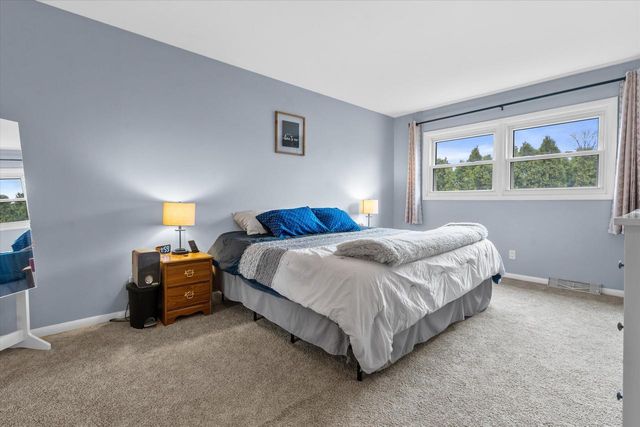 12640 W Wilbur DRIVE, New Berlin, WI 53151