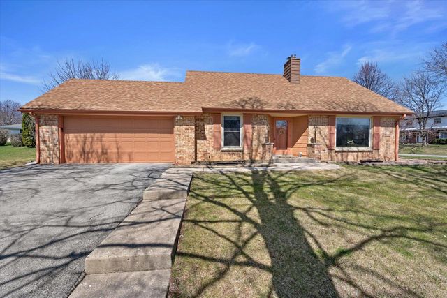 12640 W Wilbur DRIVE, New Berlin, WI 53151