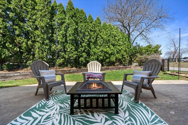 12640 W Wilbur DRIVE, New Berlin, WI 53151