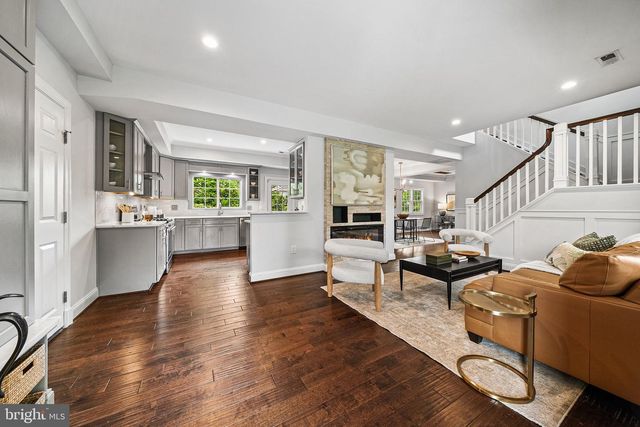 2010 CLARK PL, Alexandria, VA 22308