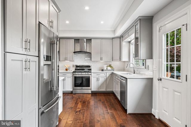 2010 CLARK PL, Alexandria, VA 22308