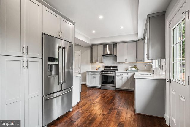 2010 CLARK PL, Alexandria, VA 22308