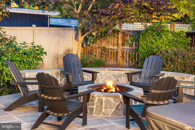 2010 CLARK PL, Alexandria, VA 22308