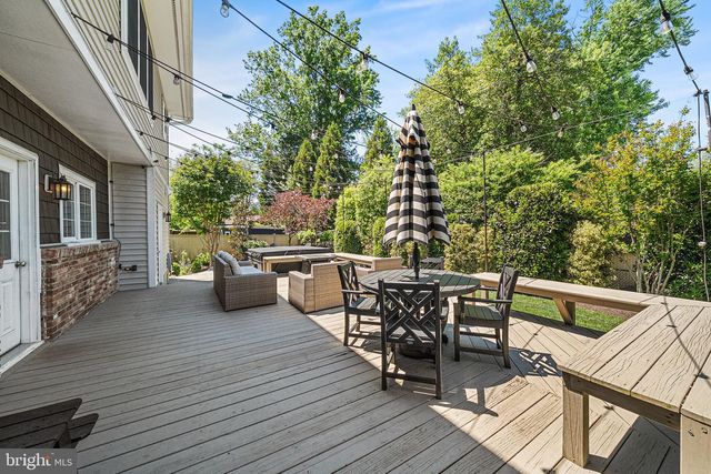 2010 CLARK PL, Alexandria, VA 22308